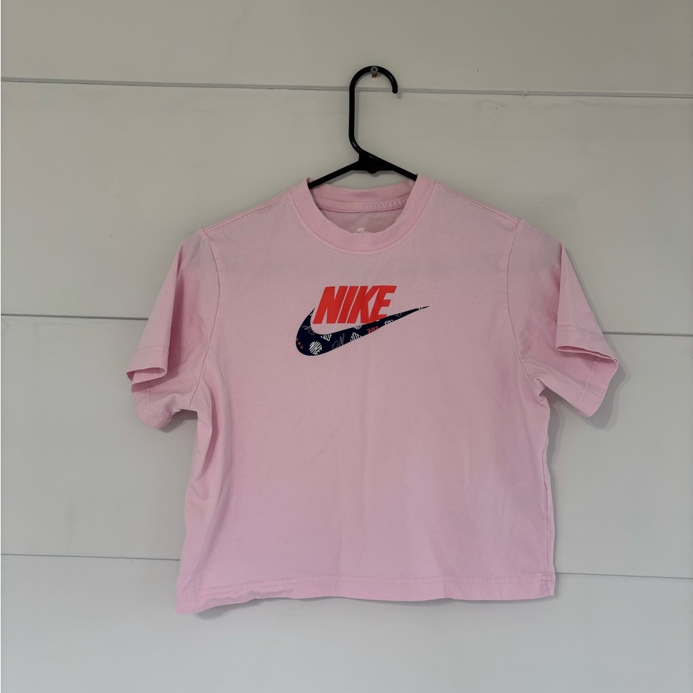 Nike Girls Medium Pink Sportswear Cropped T-Shirt Remixed Logo Swoosh Activewear